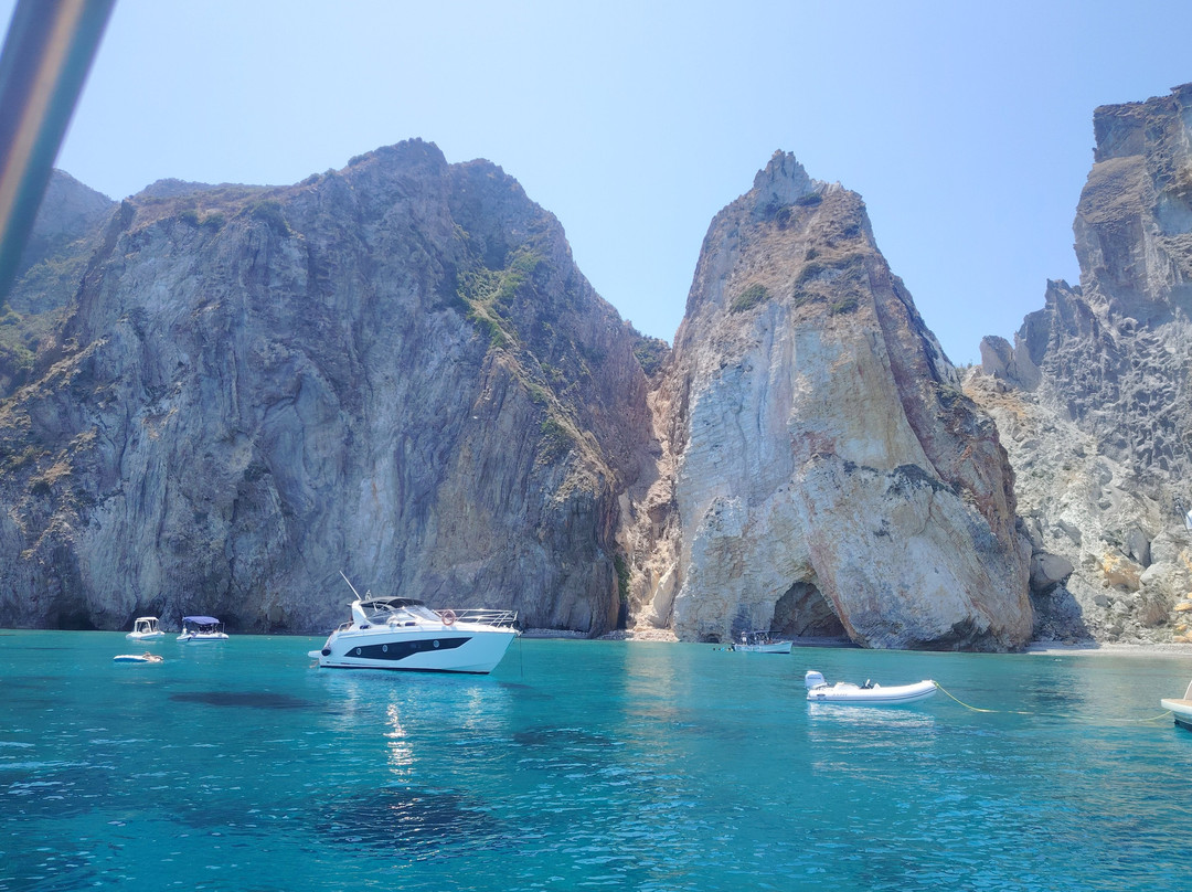 Beluga - Day Tours-Ponza Island必去景点