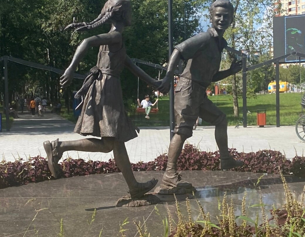 Sculpture Running Children. Childhood-Dolgoprudny必去景点