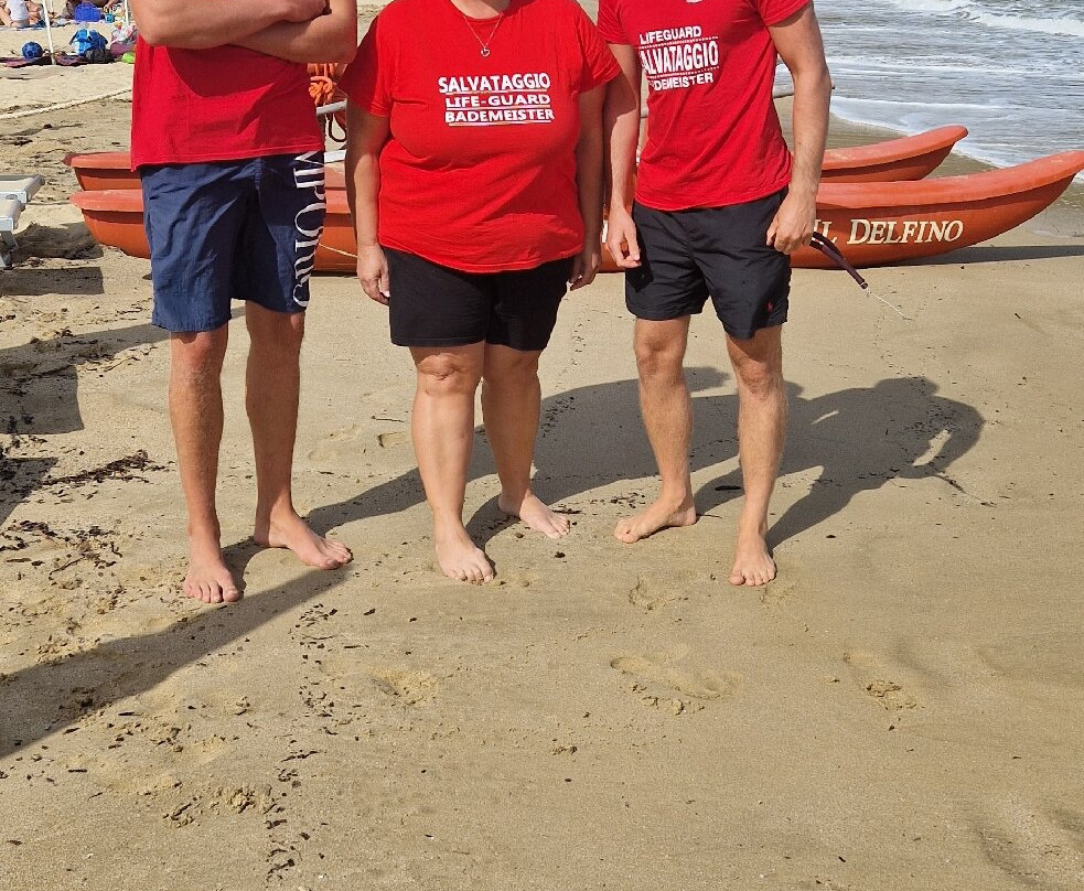 Stabilimento Balneare Il Delfino-Procchio必去景点