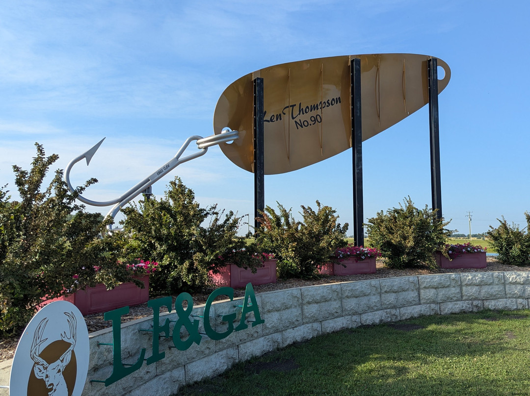 Worlds Largest Fishing Lure-拉孔布必去景点