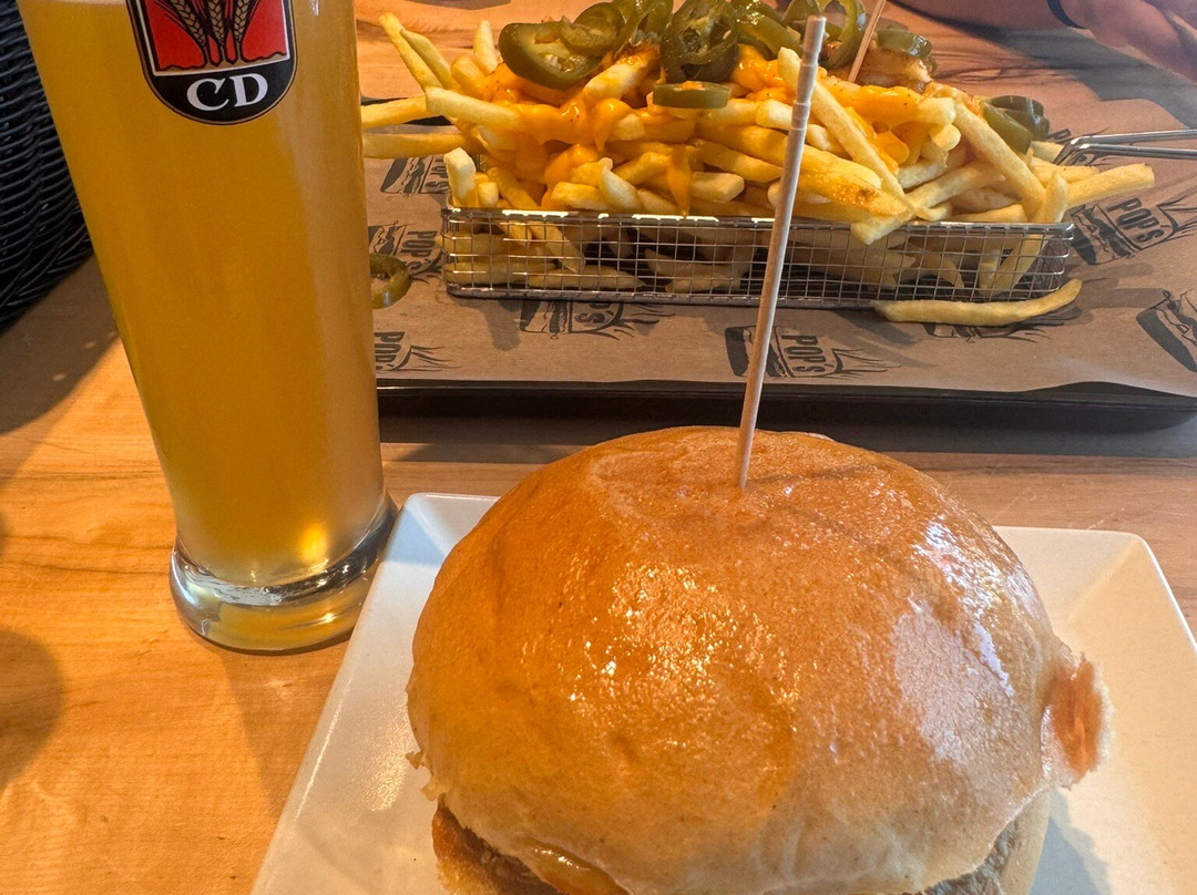 Pop's Burger Sportsbar