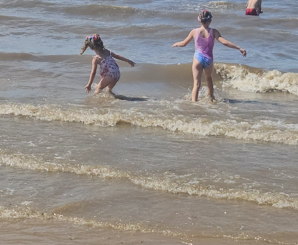 黑池海滩-黑潭必去景点