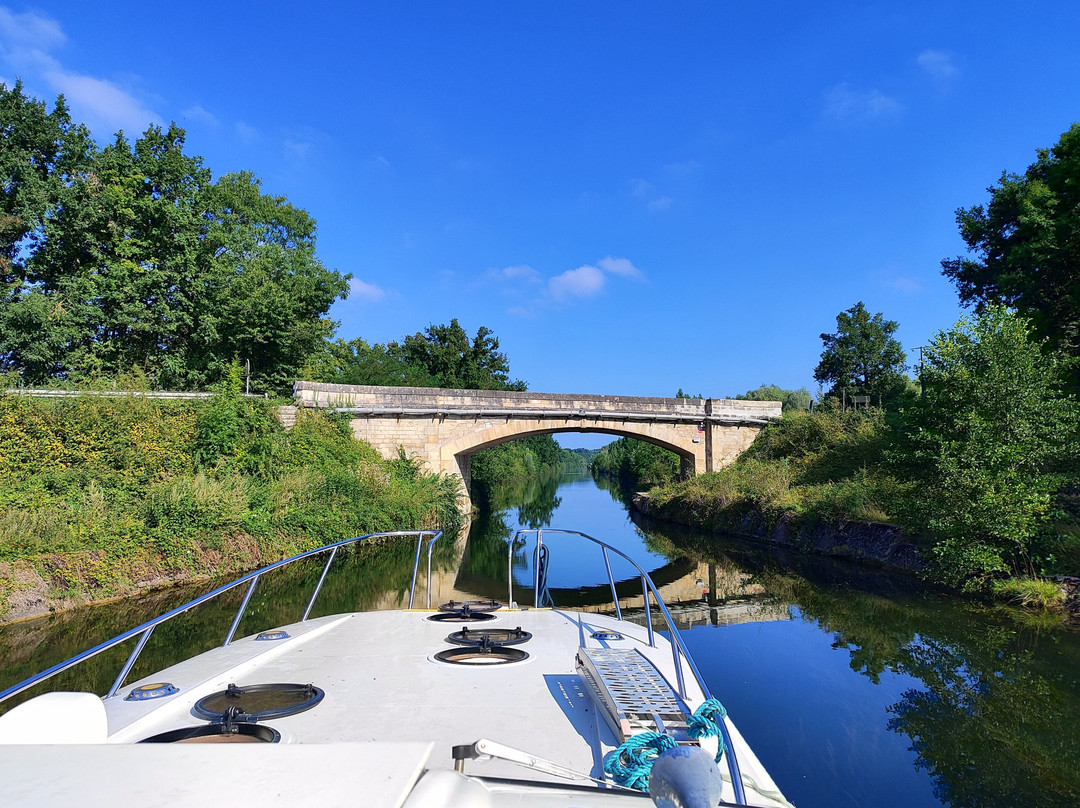 Le Boat - Tannay-Tannay必去景点