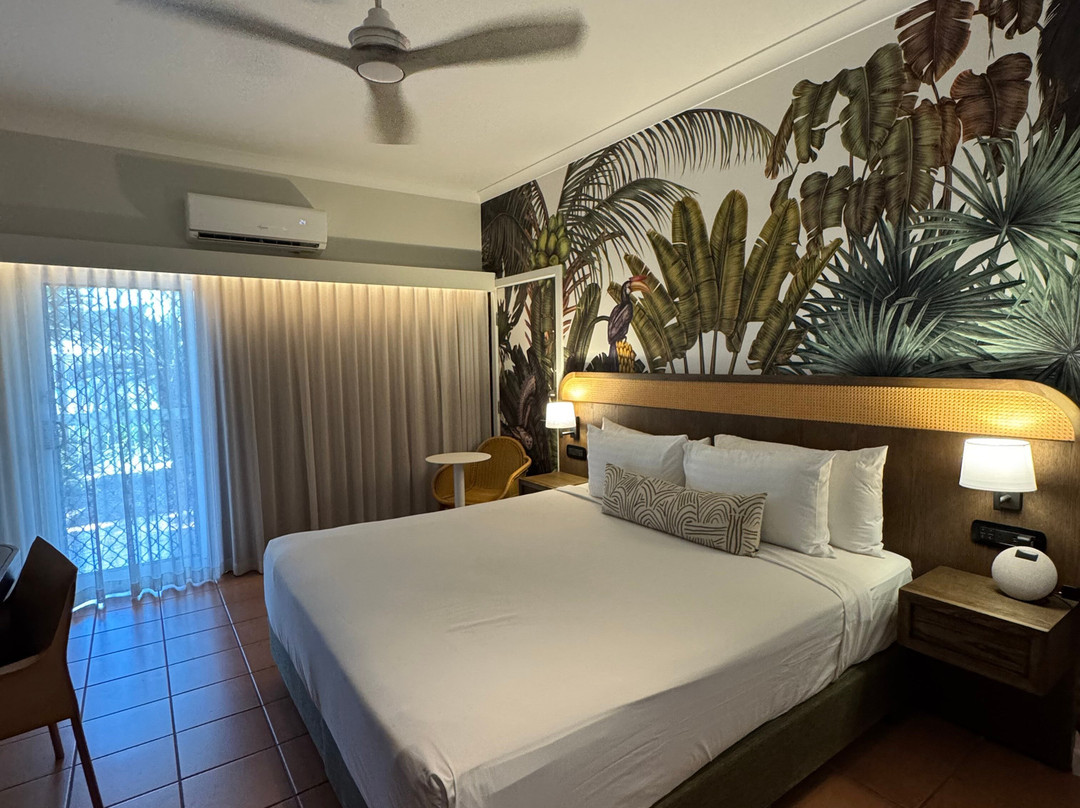 The Continental Hotel主图