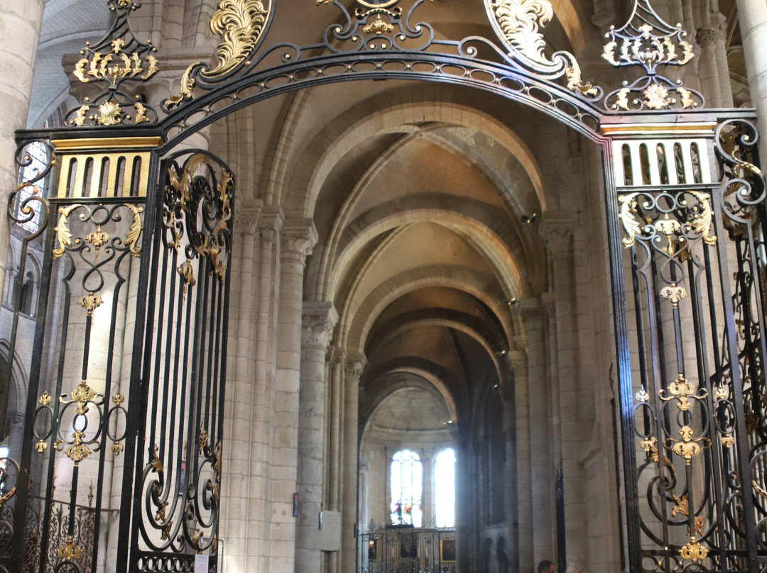 Cathedrale St-Etienne-Sens必去景点