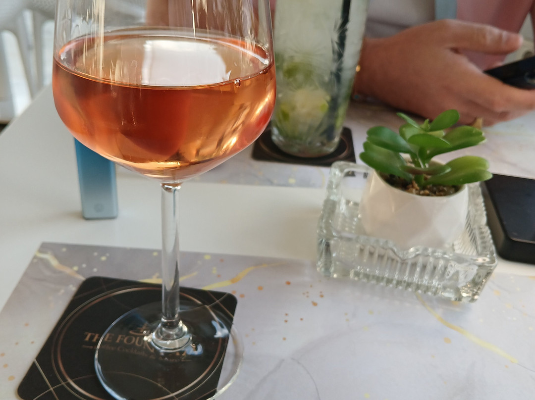 The Fountain Coffee Cocktails & More-Kavos必去景点