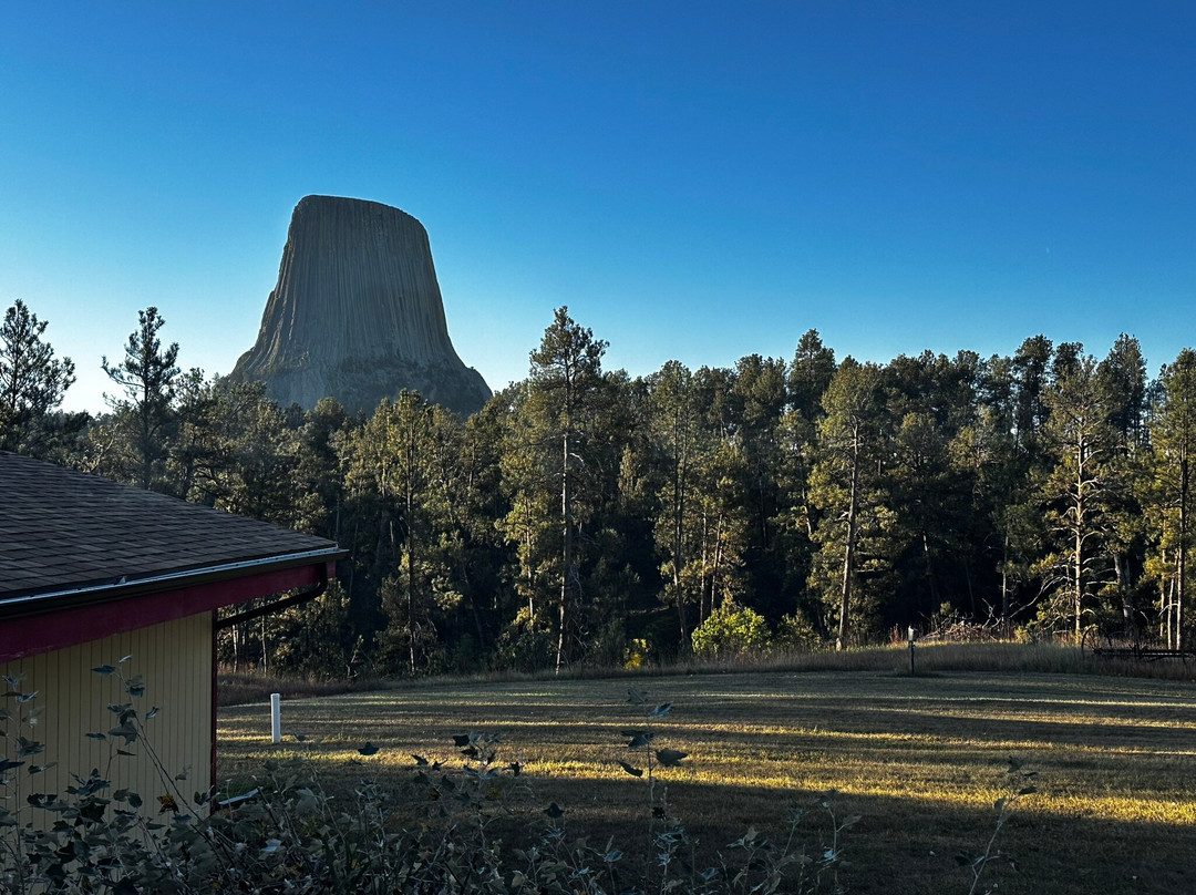 Devils Tower Lodge主图