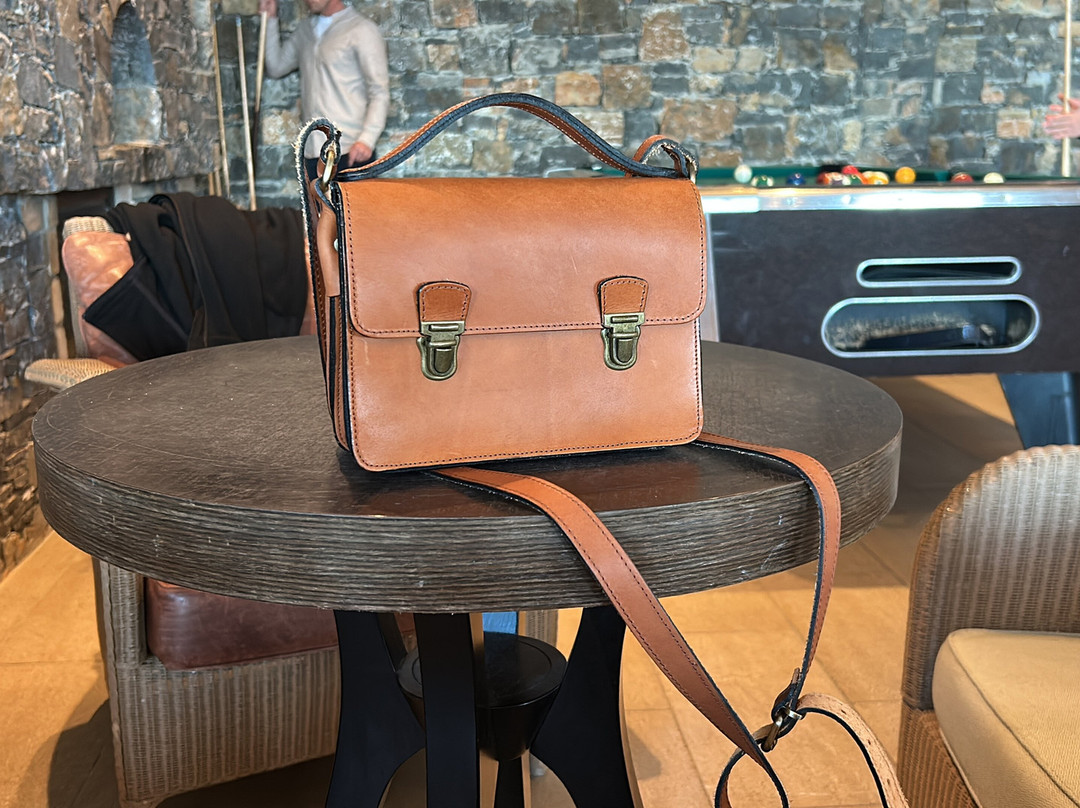 Hatzis Leather-赫索尼索斯必去景点