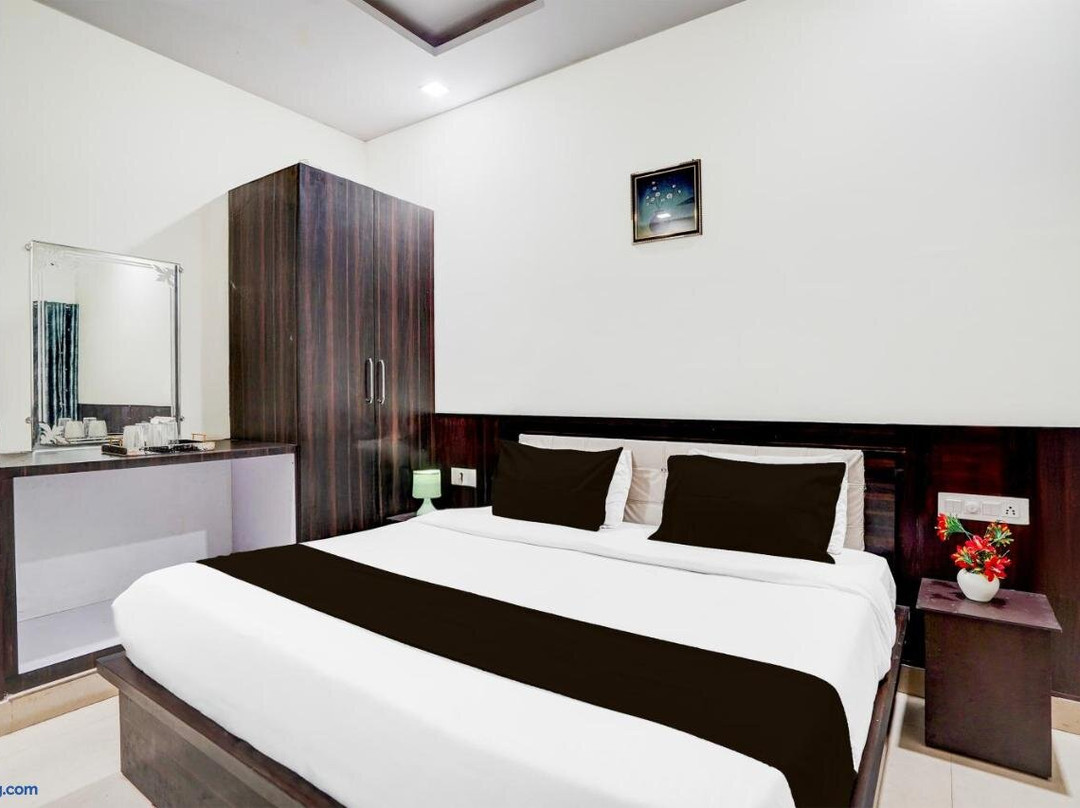 Super Townhouse Faizabad Road Opp BBD University