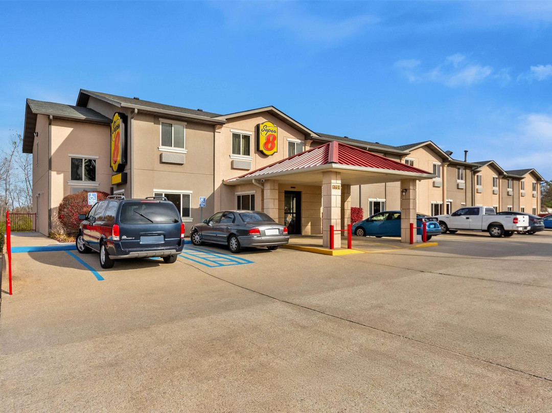 Spencer酒店住宿-Super 8 by Wyndham Bloomington