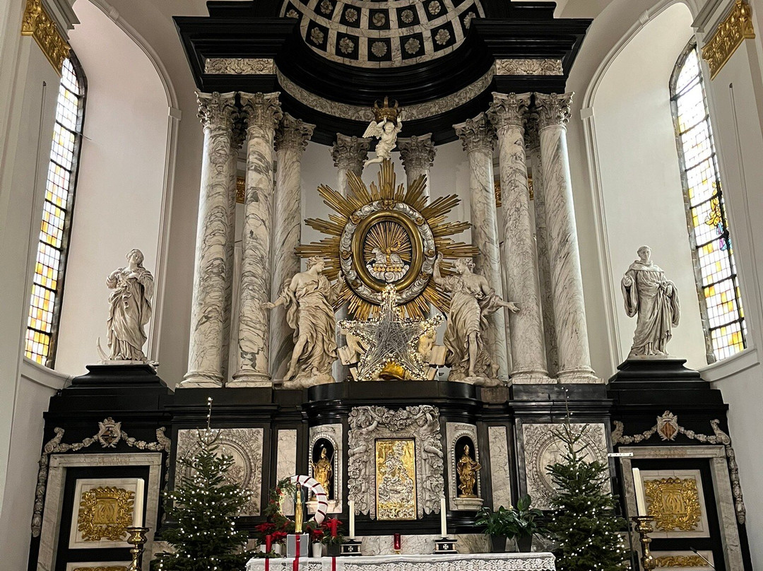 Virga Jesse Basiliek-哈瑟尔特必去景点