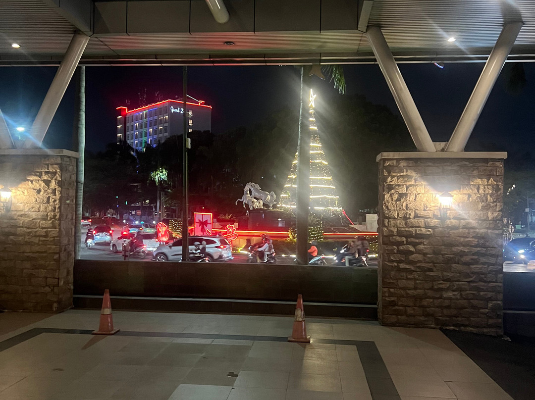 爪哇宫殿酒店主图