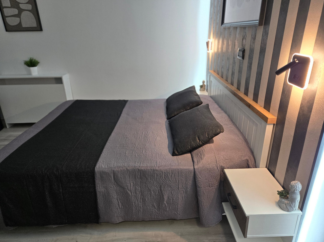 Trecate酒店住宿-水晶酒店