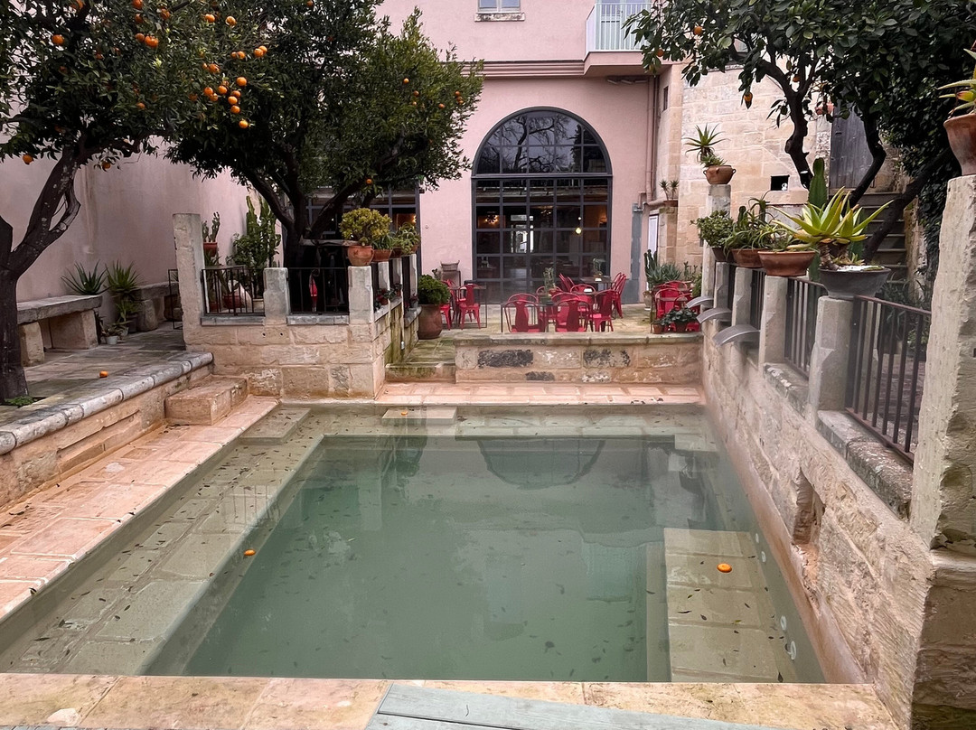 曼杜里诺广场酒店主图