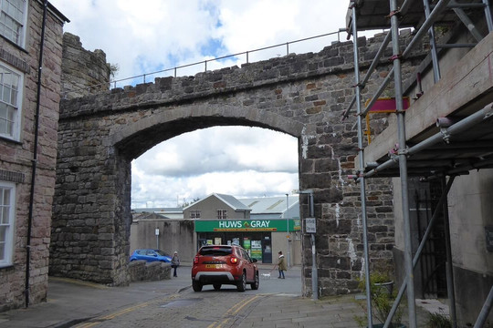 Caernarfon Town Walls-卡那封必去景点