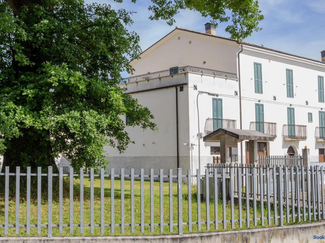 Gran sasso white house