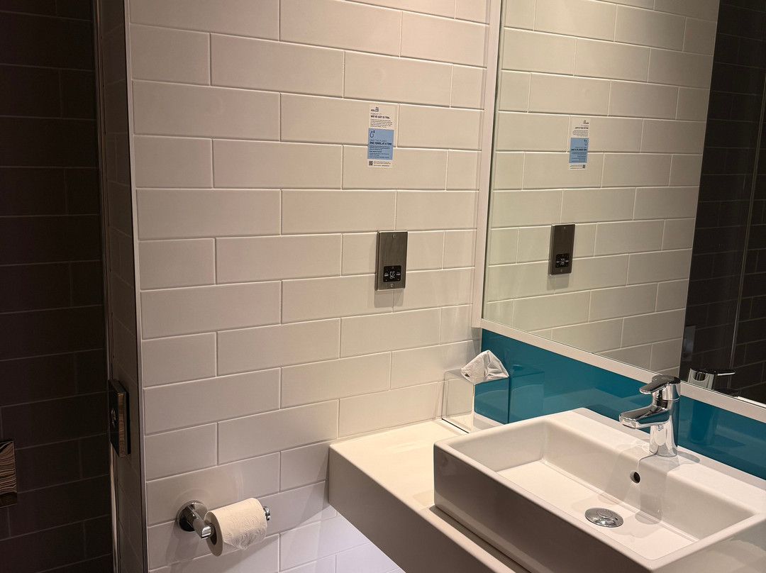 格里姆斯比智选假日酒店主图