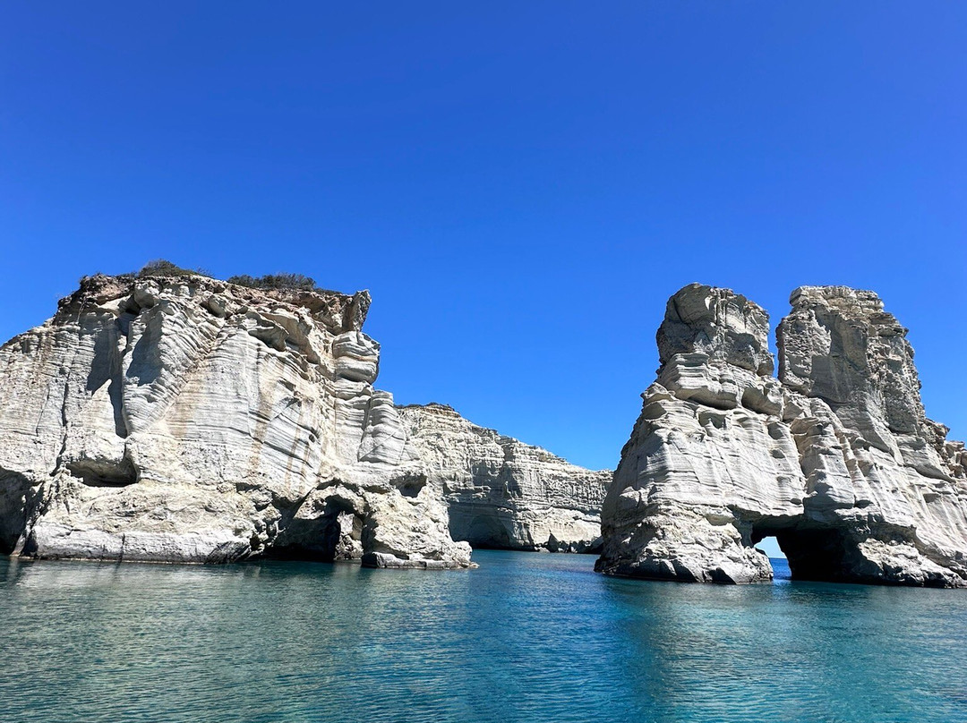 Anemos Milos Boat-Paleochori必去景点