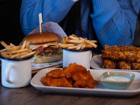 Pica Role & Jinx Burger