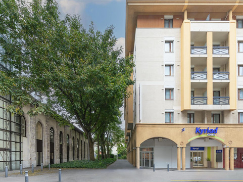 基里亚德酒店-尚贝利中心教区