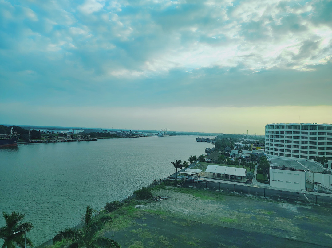 图斯潘智选假日酒店主图