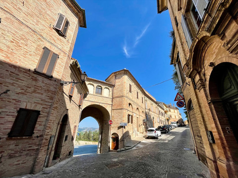 Porta Roma-Treia必去景点