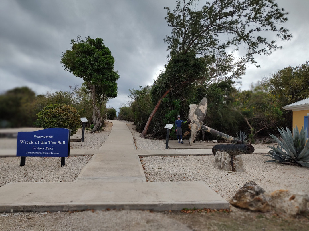 Wreck of the Ten Sail Memorial-East End必去景点