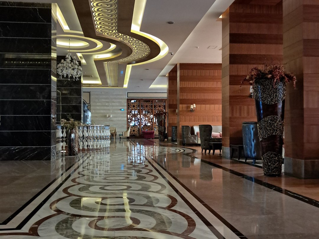 皇家假日宫酒店主图