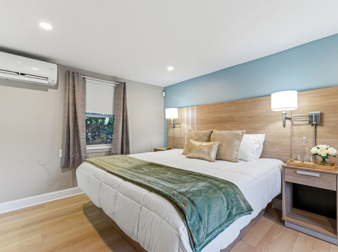 Dennis Port Surf Club Boutique Hotel