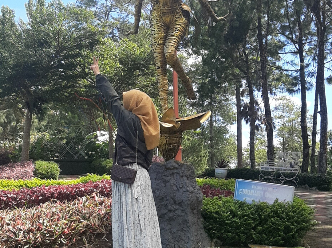 Taman Langit Gunung Banyak-巴图必去景点
