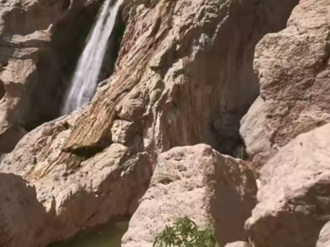 Wadi Tiwi Waterfall-Sur必去景点