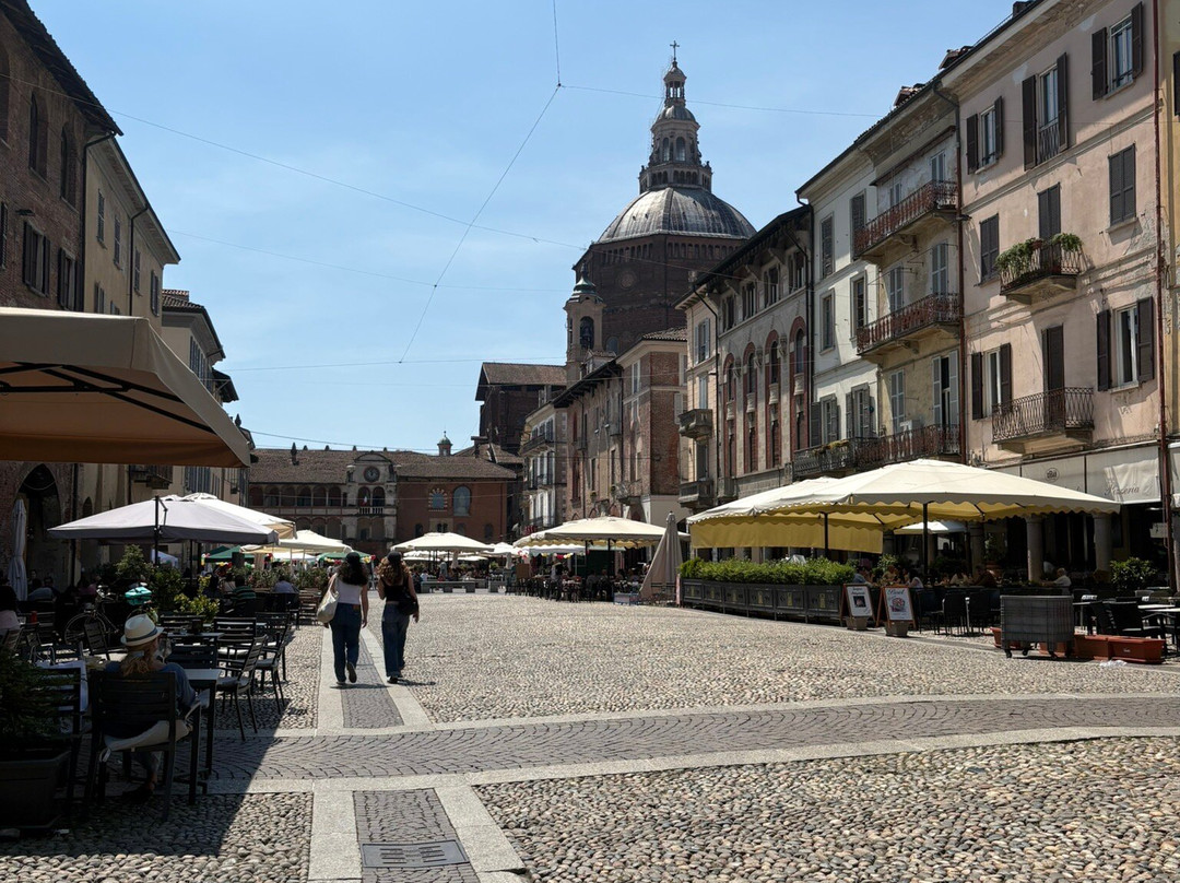 Piazza della Vittoria-帕维亚必去景点