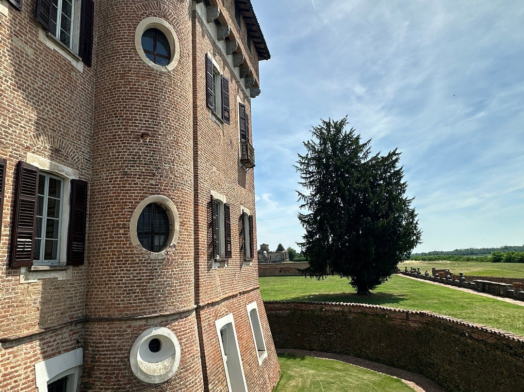 Castello Di Chignolo Po-Chignolo Po必去景点