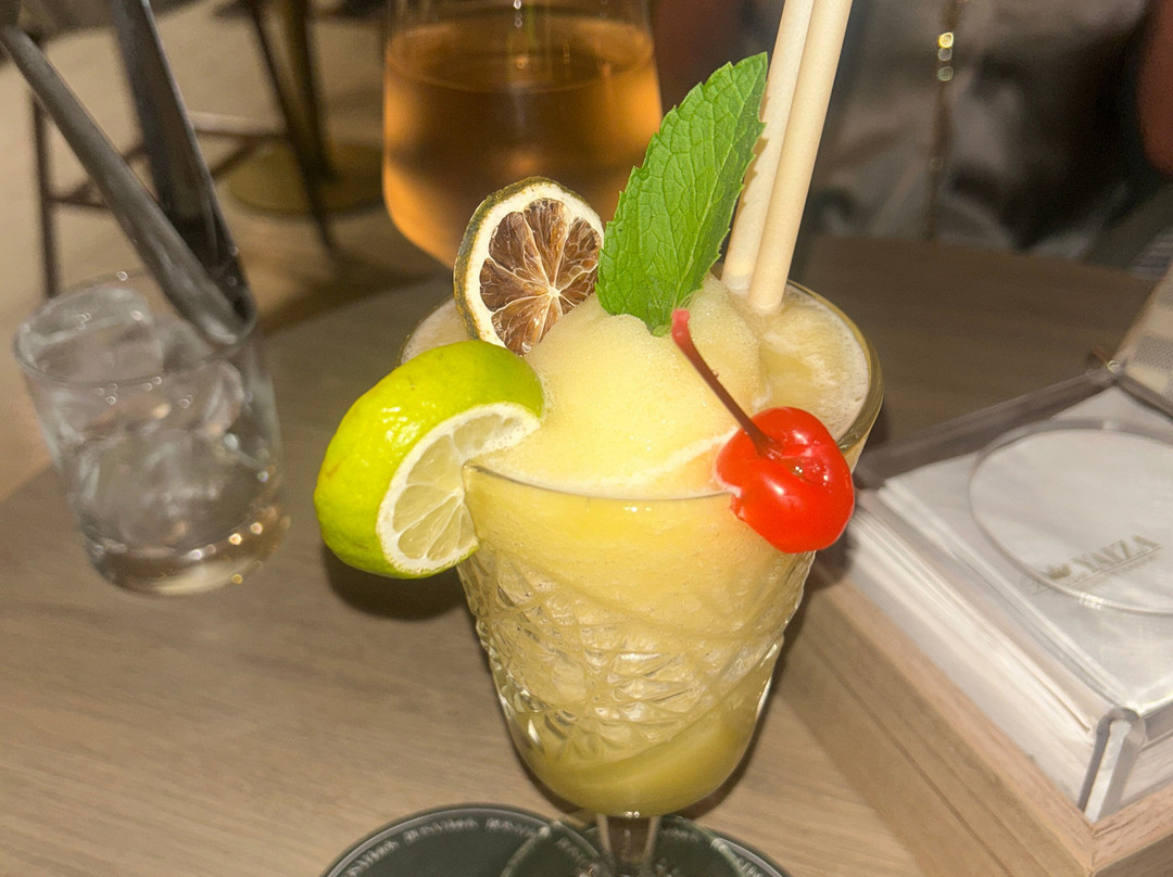 杨扎公主套房度假酒店主图