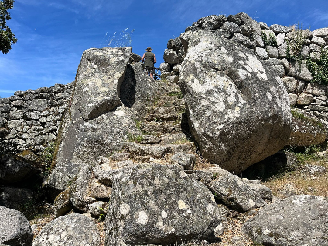 Site archéologique de Cucuruzzu-Levie必去景点