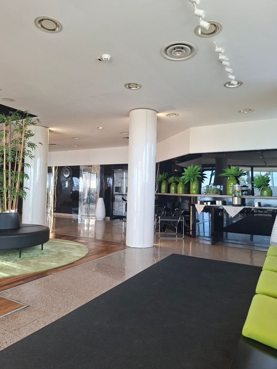 巴里昂酒店-旅行者