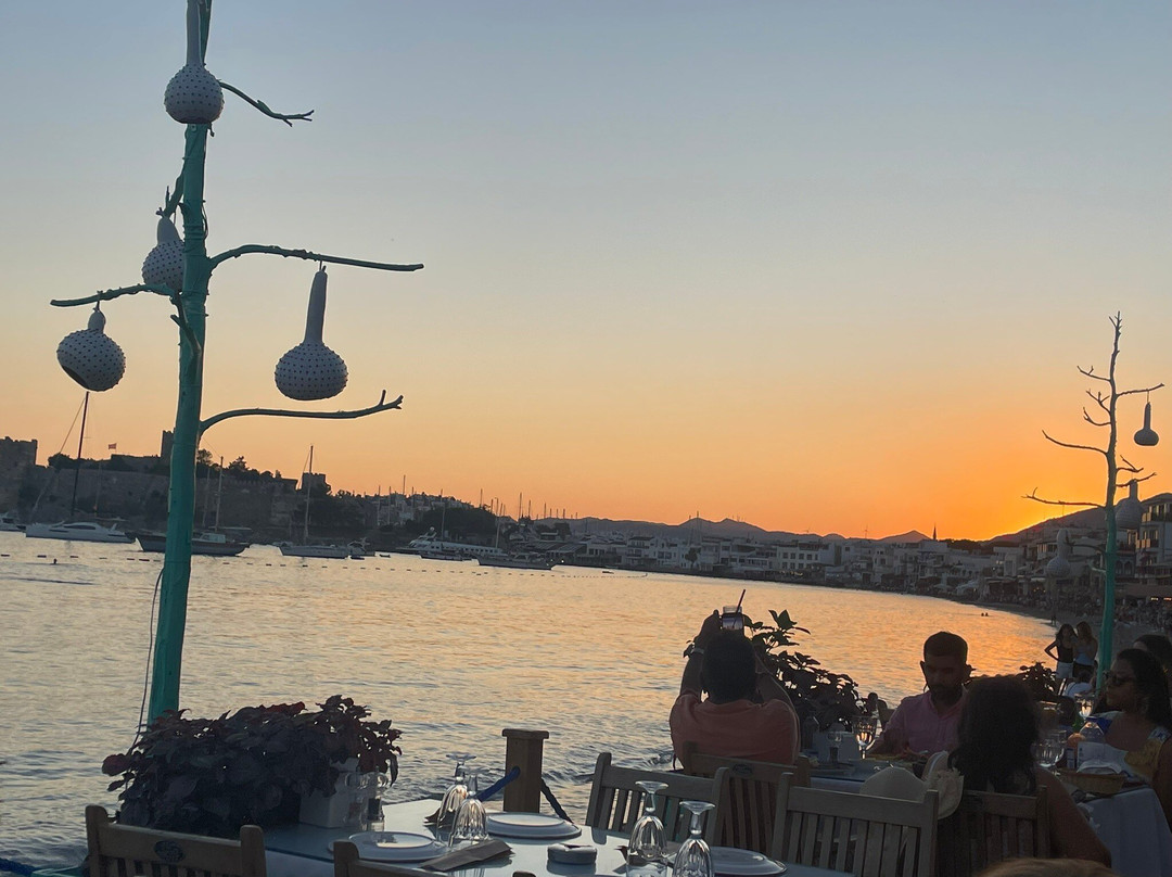 Derin Beach Bar Restaurant