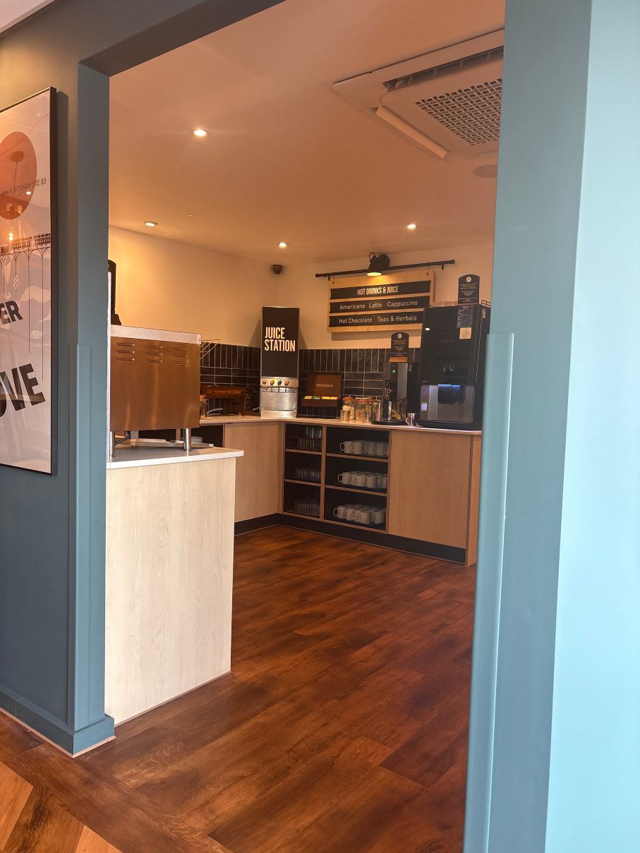 瑟罗克湖畔旅客之家酒店-旅行者