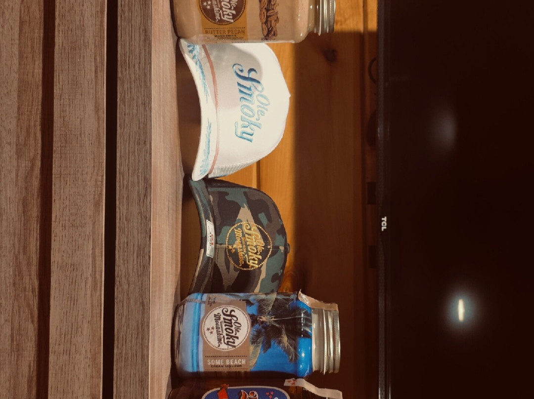 Ole Smoky Distillery - The Holler-盖林柏格必去景点