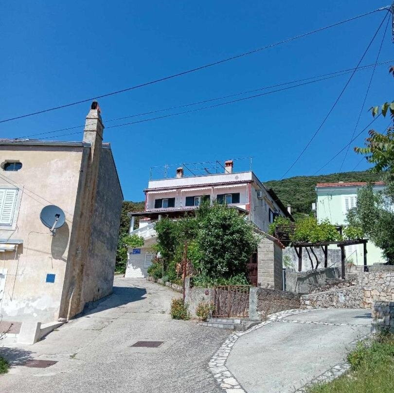 Apartments and rooms by the sea Martinscica, Cres - 23980
