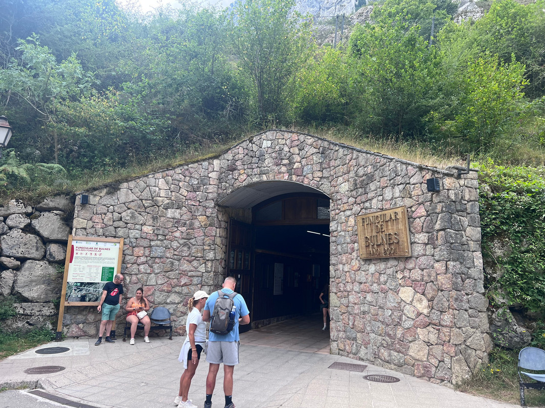 Funicular de Bulnes-Poncebos必去景点
