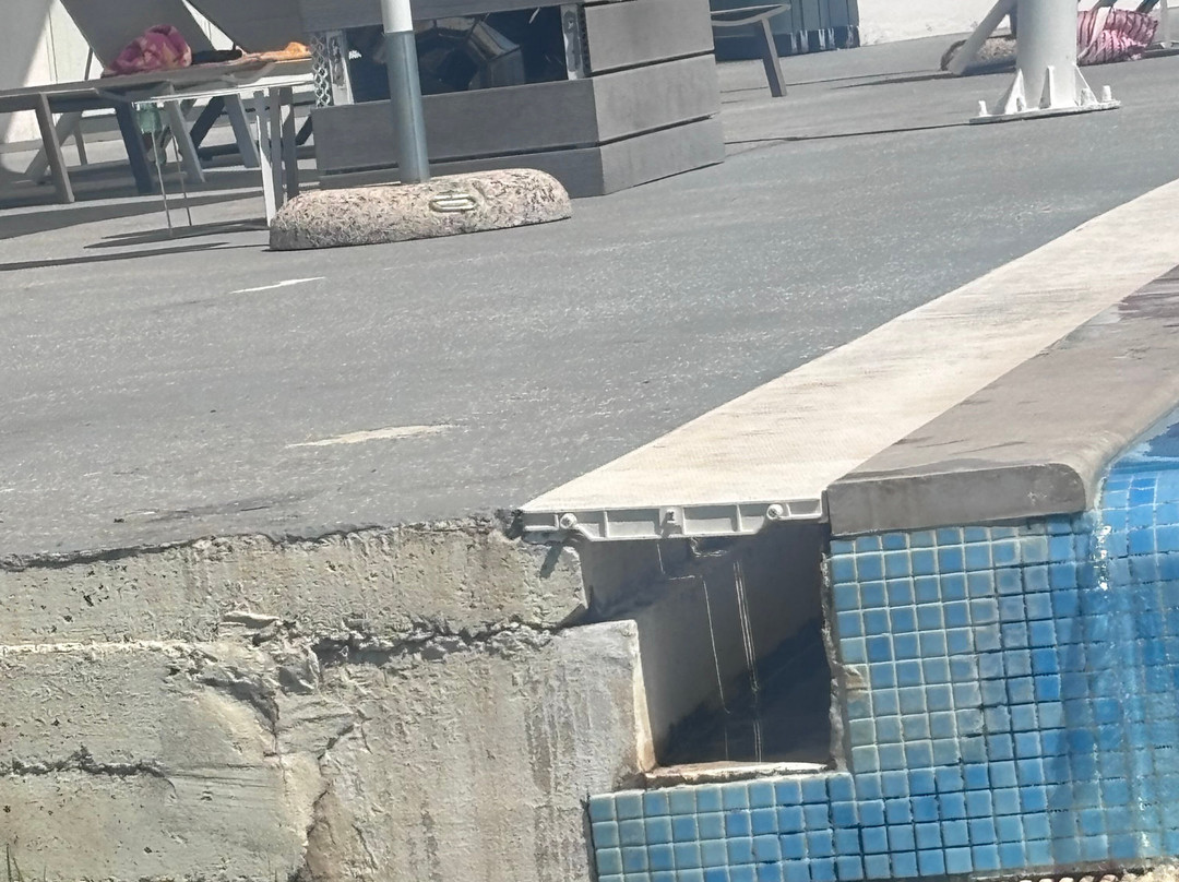 希贝尼克D度假酒店主图