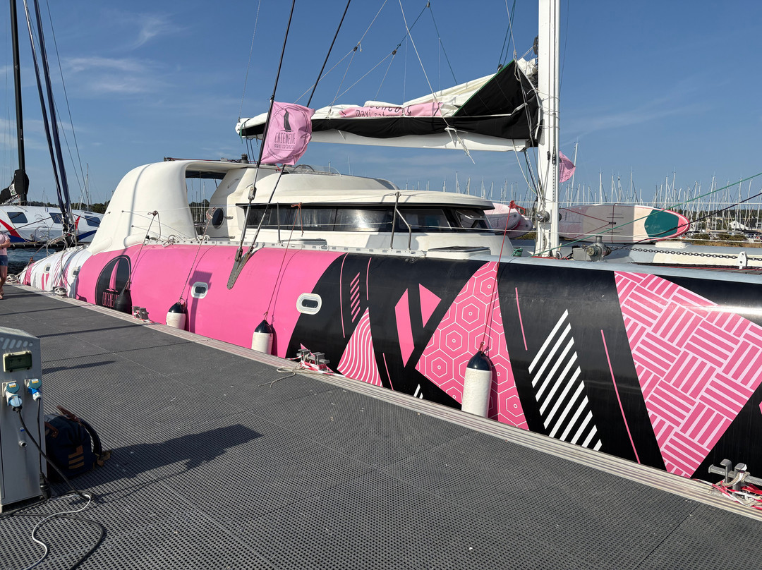 Caseneuve Maxi Catamaran-La Foret-Fouesnant必去景点