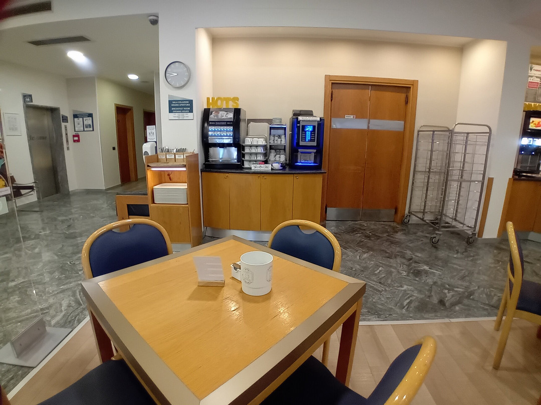 佛利诺城套房酒店主图