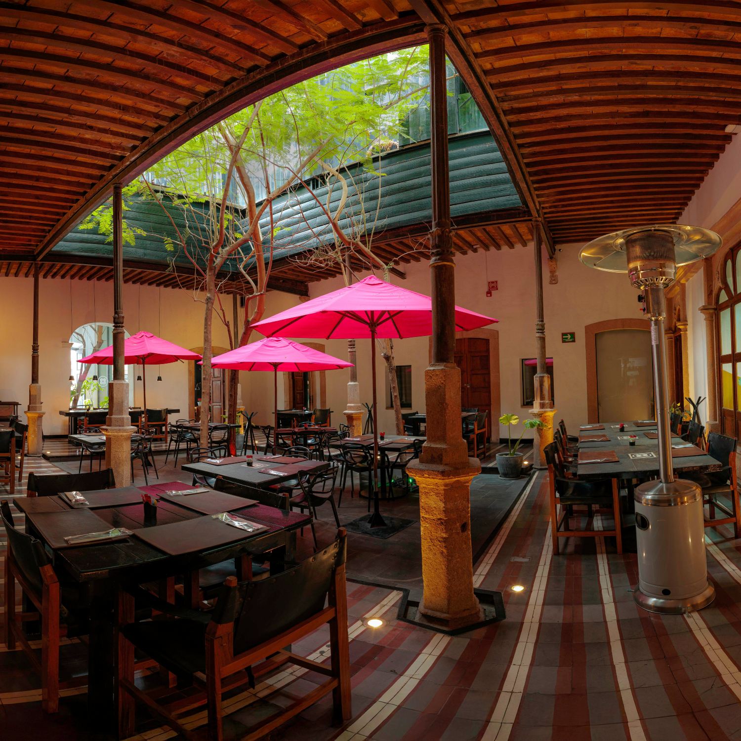 莱昂柯布艾琳娜酒店 - 设计酒店会员-餐饮