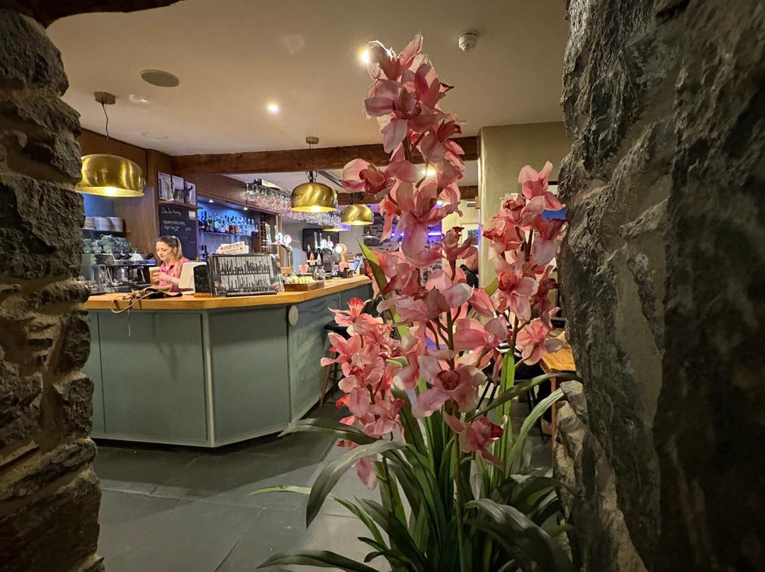 十字狐狸酒吧烧烤屋酒店主图