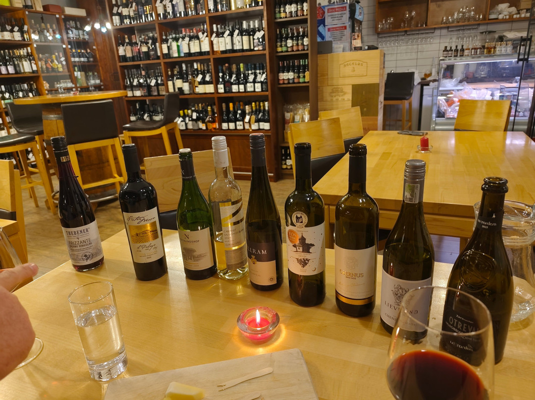 Wine Expert Vínotéka & Wine Bar