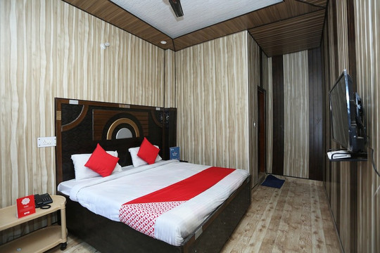 OYO 28382 Hotel Wonderis