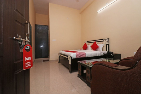 OYO 27923 Satya Shiv Resort