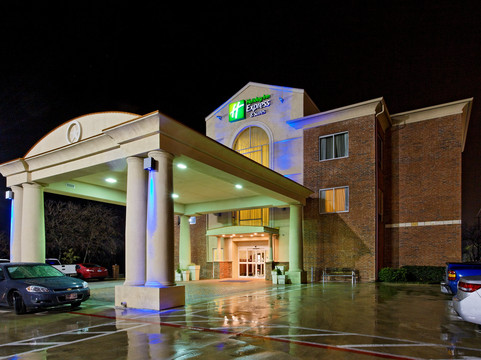 Elmendorf酒店住宿-Holiday Inn Express & Suites San Antonio South By IHG